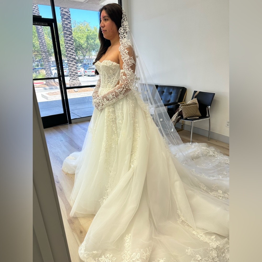 Elegant Lace Wedding Veil